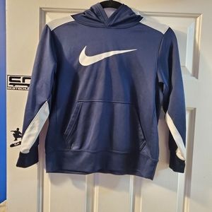 Boys Nike therma fit hoodie